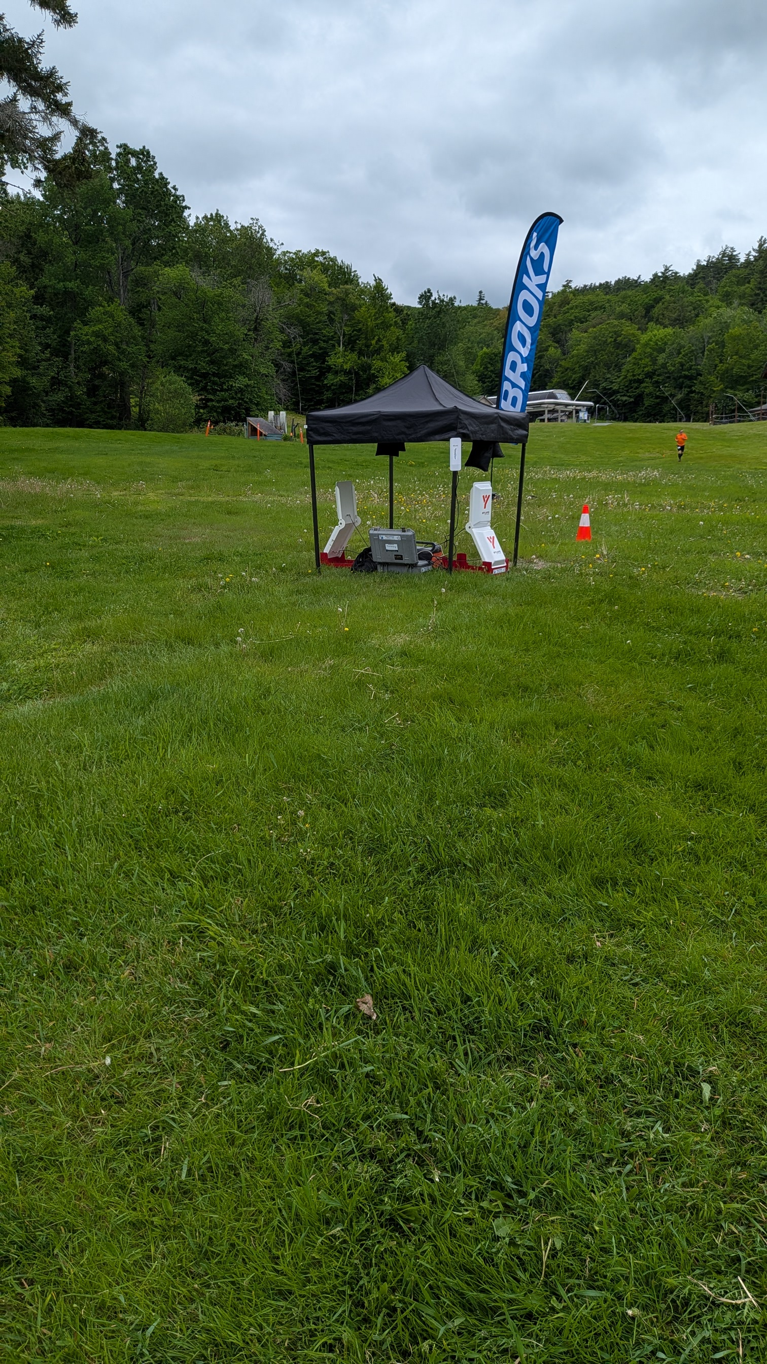 Split timing station